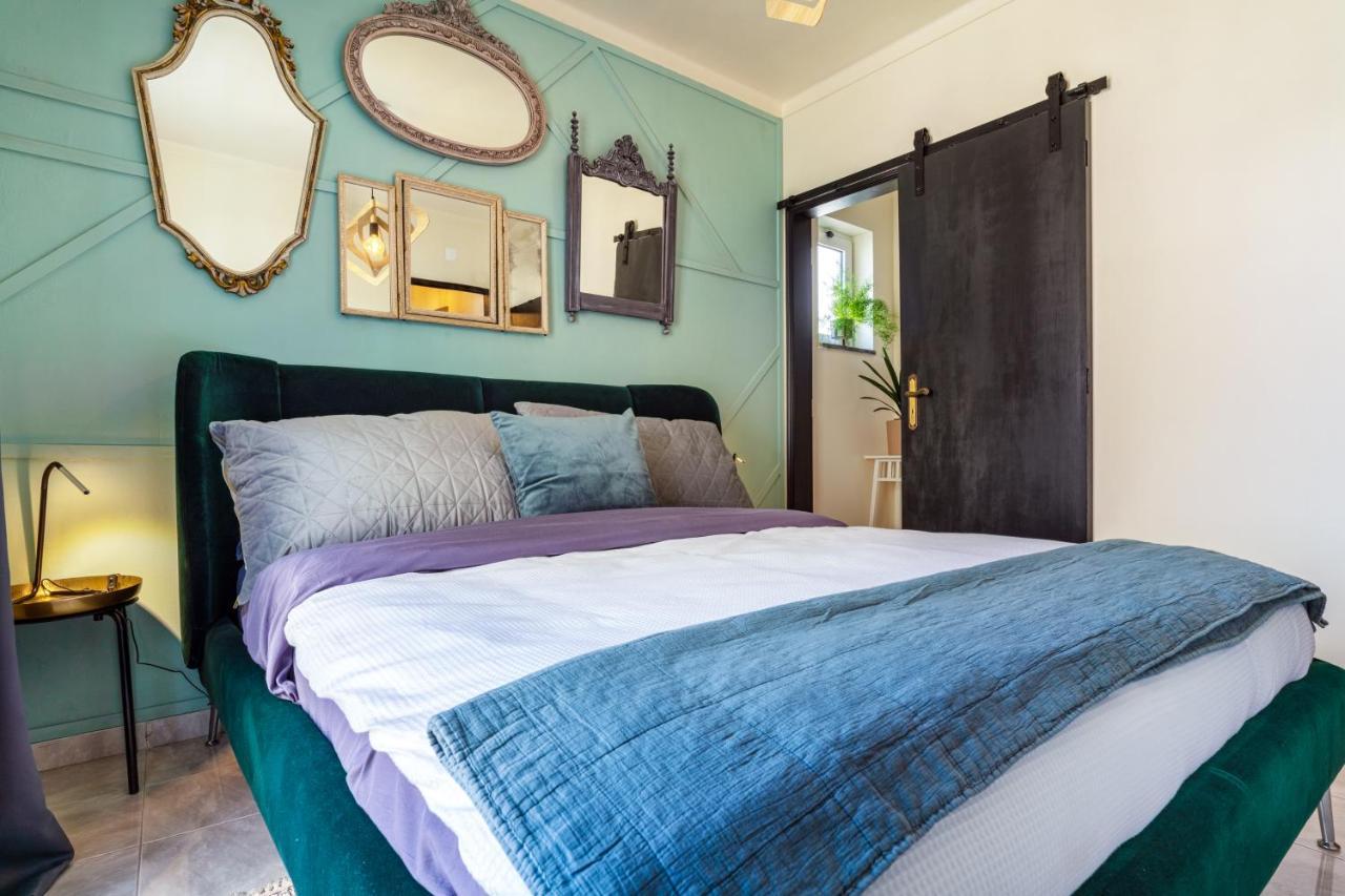 Arty Vintage Townhouse With Rooftop Shower & Sun Loungers Olhão المظهر الخارجي الصورة