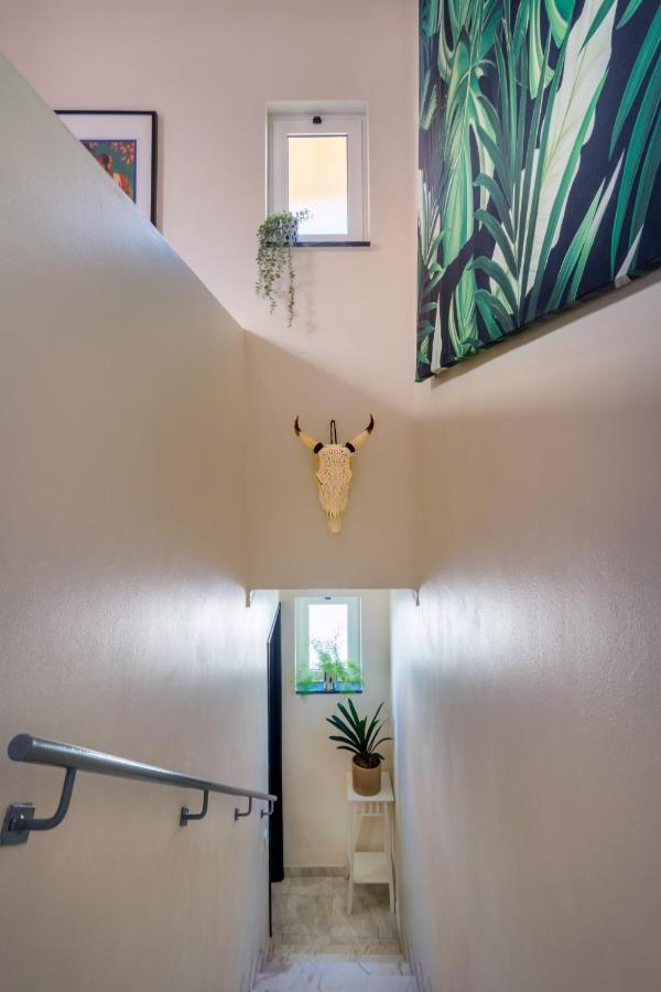 Arty Vintage Townhouse With Rooftop Shower & Sun Loungers Olhão المظهر الخارجي الصورة